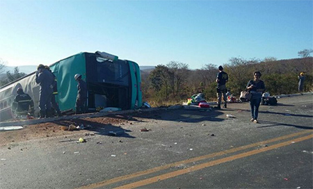 Mueren más de 8 personas por accidente de autobús en Brasil